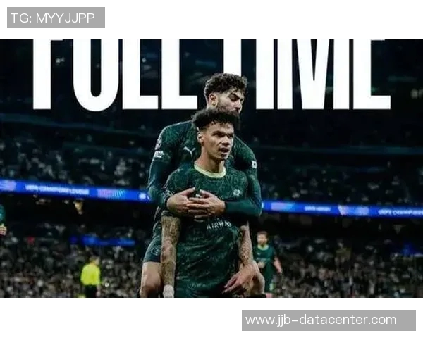 国王杯精彩对决皇马与那不勒斯2-2平局逆转瞬间引发全场热烈反响