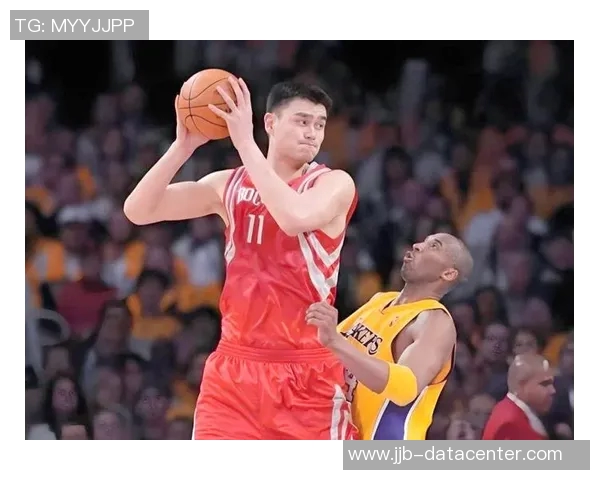 姚明传奇人生：从篮球少年到国际巨星的奋斗历程与心路历程