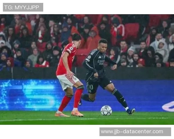 西甲激战本菲卡逆转皇马神奇扑救引发全场狂欢与转会传闻