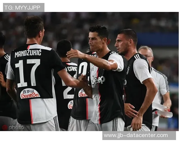 中超激战尤文图斯与皇马战成平局红牌争议引发全场热议与战术分析