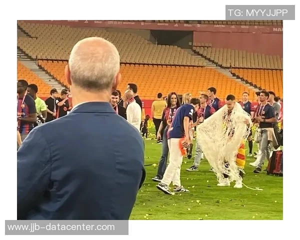 国王杯激战曼城大胜巴萨点球争议引发全场热议 国王杯激战曼城大胜巴萨点球争议引发全场热议