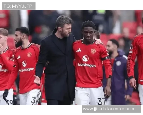 意甲激战皇马与曼联握手言和红牌事件引发全场热议 意甲激战皇马与曼联握手言和红牌事件引发全场热议