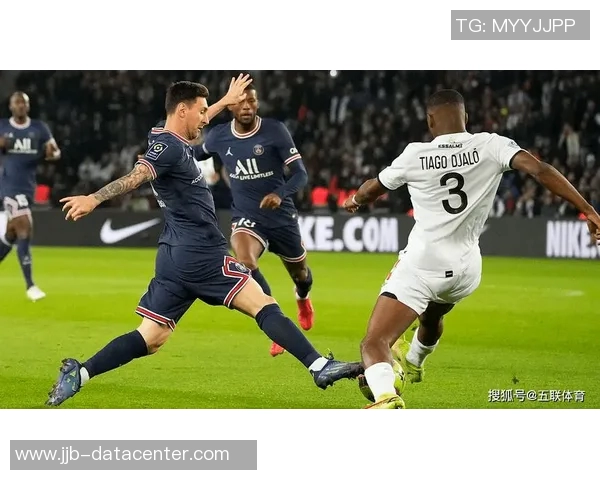 西甲激战那不勒斯逆转巴黎圣日耳曼神奇扑救点燃全场激情 西甲激战那不勒斯逆转巴黎圣日耳曼神奇扑救点燃全场激情