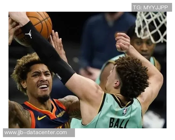 西甲激战：里昂绝杀拜仁引发争议判罚全场沸腾