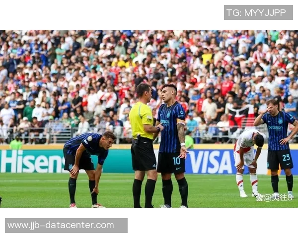 国米友谊赛小胜莱比锡红牌事件引发全场热议与讨论 国米友谊赛小胜莱比锡红牌事件引发全场热议与讨论