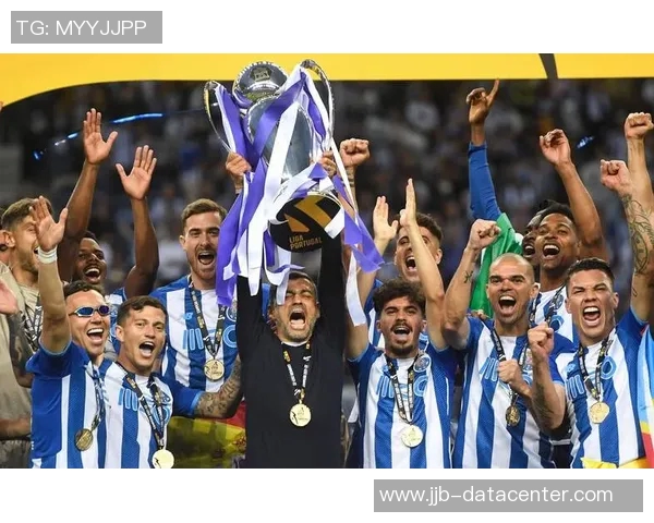 中超赛场波尔图逆袭里昂上演历史冷门引发全场沸腾