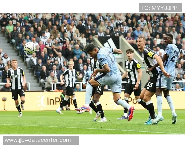 世界杯精彩对决尤文图斯与曼城战成平局乌龙球引发全场热议